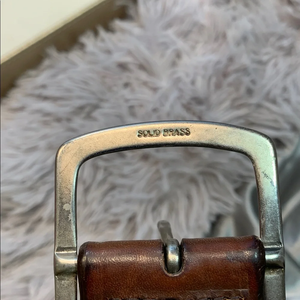 🌹VINTAGE LEVI’s • Unisex Brown Genuine Nice Leather Belt w/ solid Brass Buckle